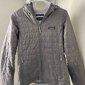 Women’s Grey Patagonia Nano puff jacket with hood
